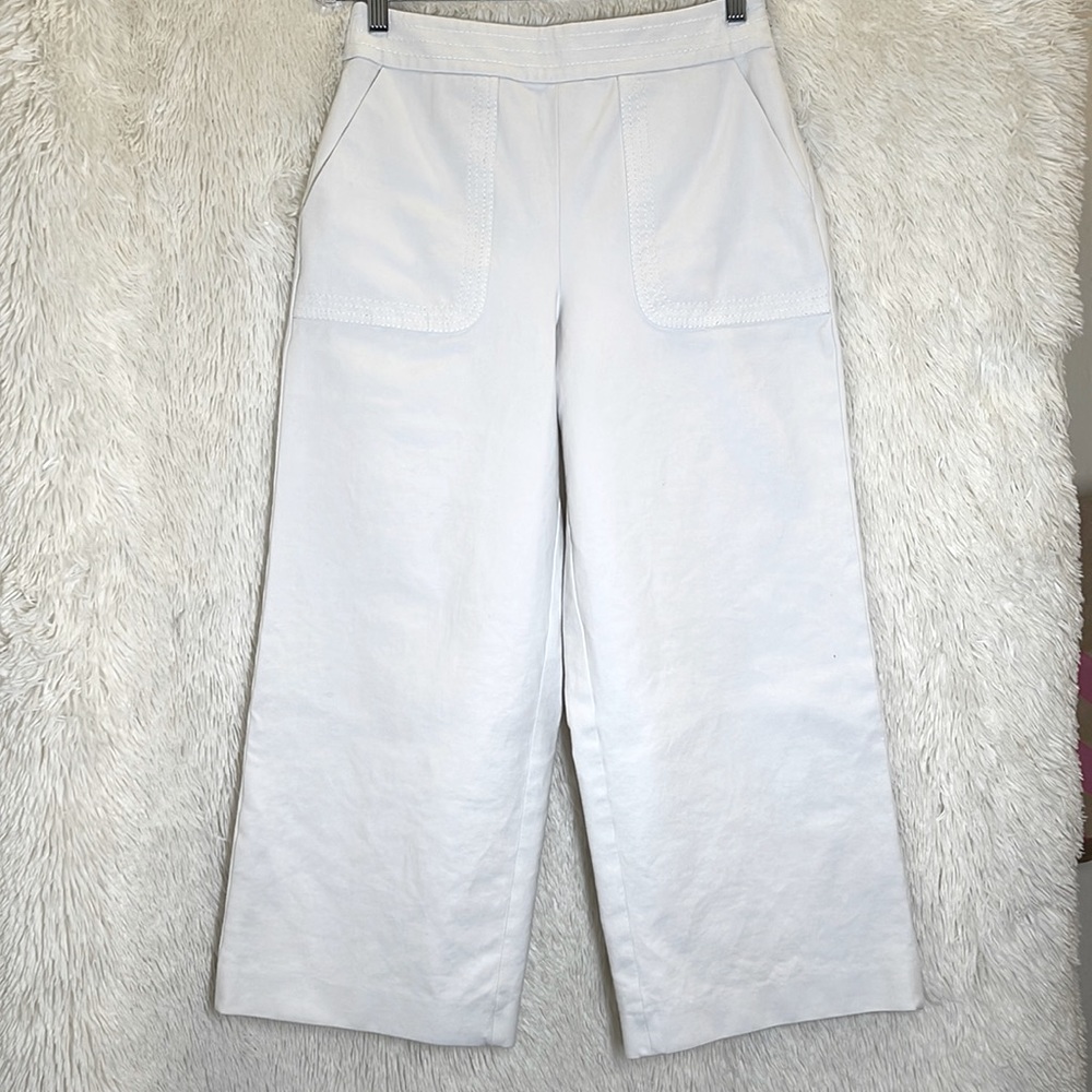 KATE SPADE Denim white, wide leg culotte. Zipper on the side. 2 pockets front